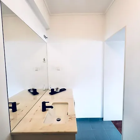 The Redondo House - No 4e2 - Comfortable One-bedroom Lägenhet