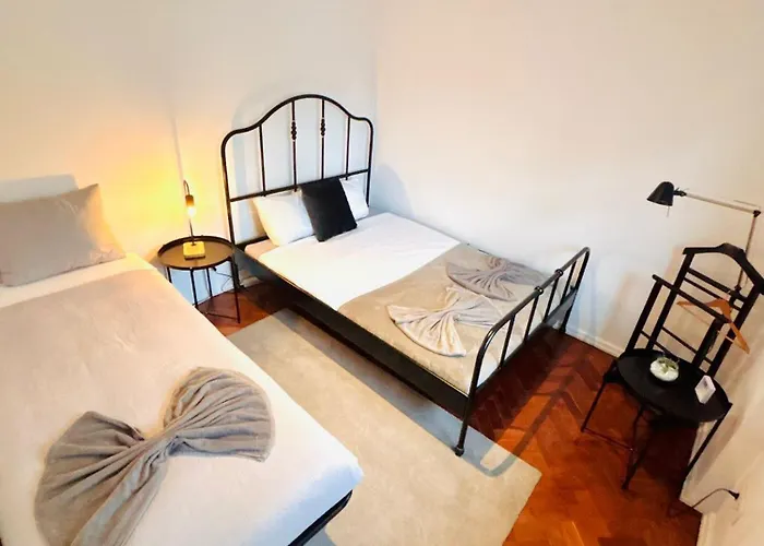 Apartment The Redondo House - No 4e2 - Comfortable One-bedroom Lisbon